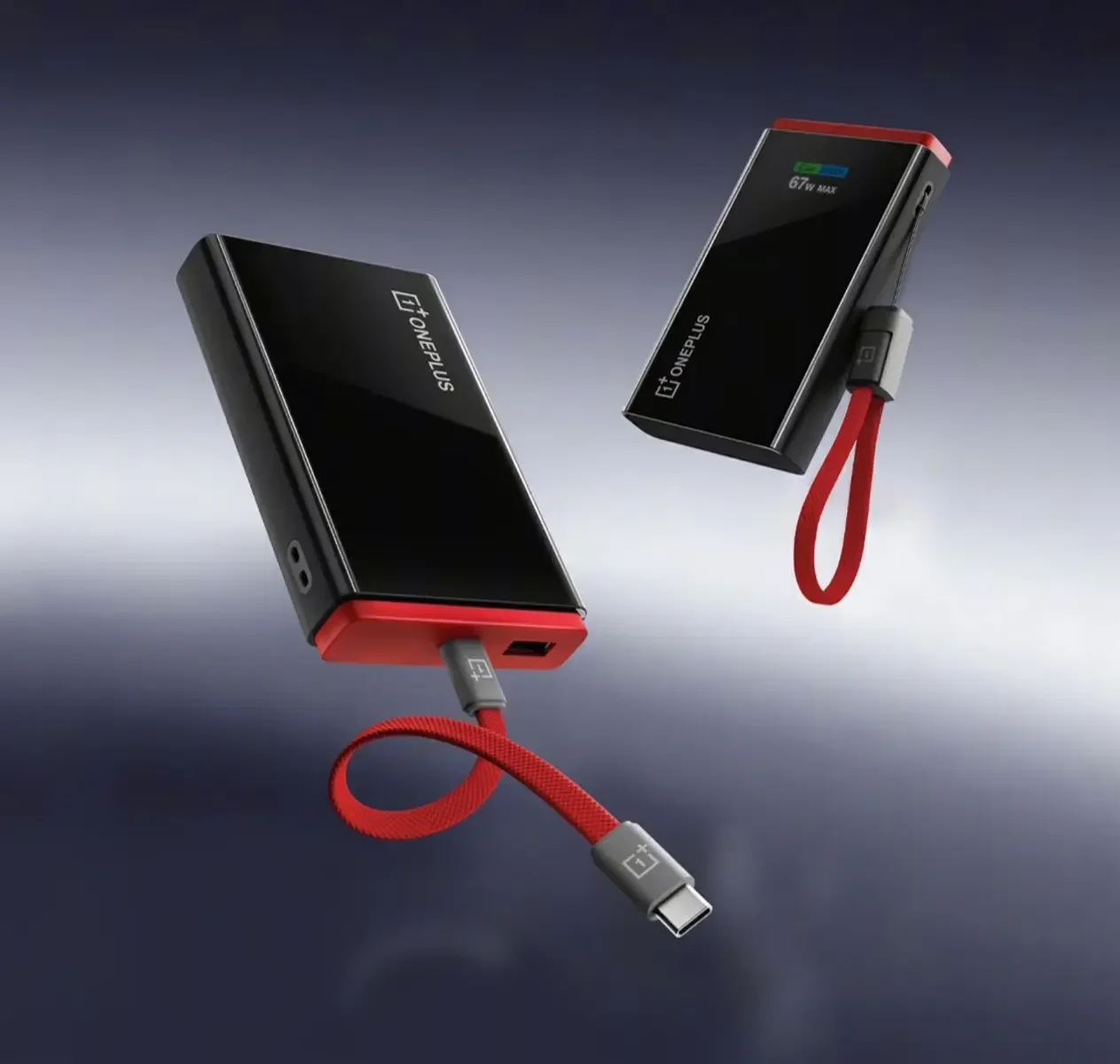 Два пауэрбанка OnePlus SUPERVOOC 67W Pocket с красным кабелем: вид сзади и вид с экраном
