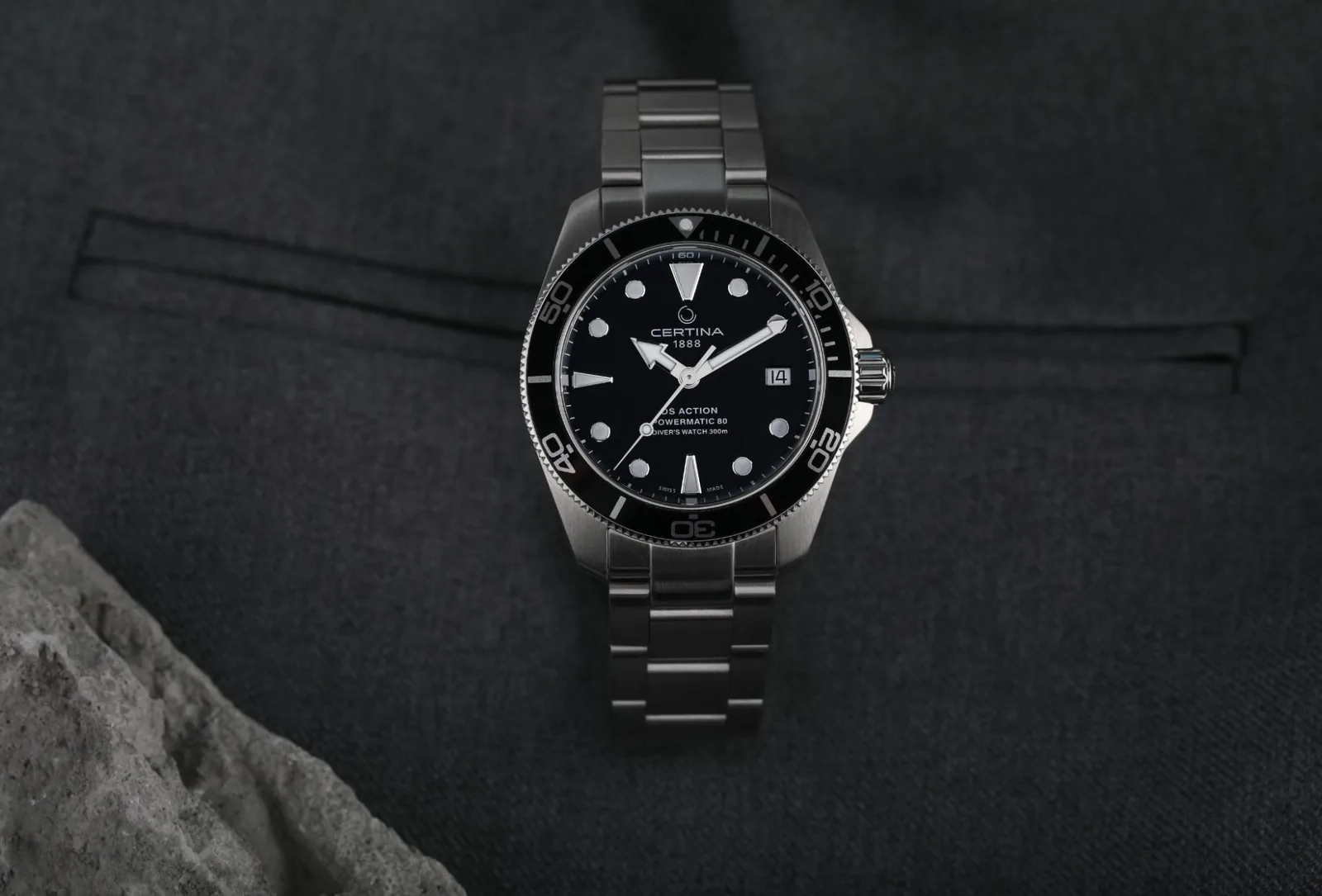 Дайверские часы Certina DS Action Diver с чёрным циферблатом, чёрным безелем и водозащитой 300 метров